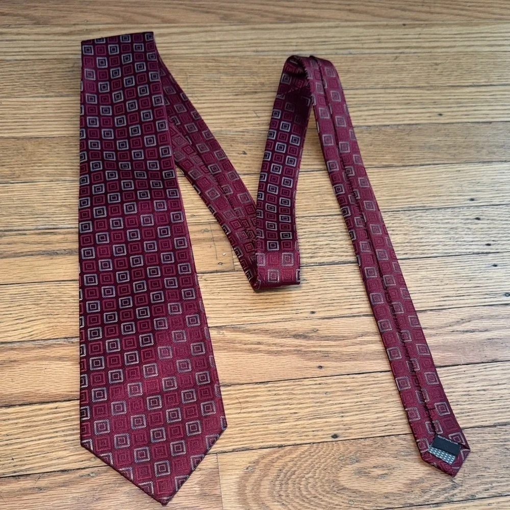 Bergamo New York Burgundy Geometric Men's Tie